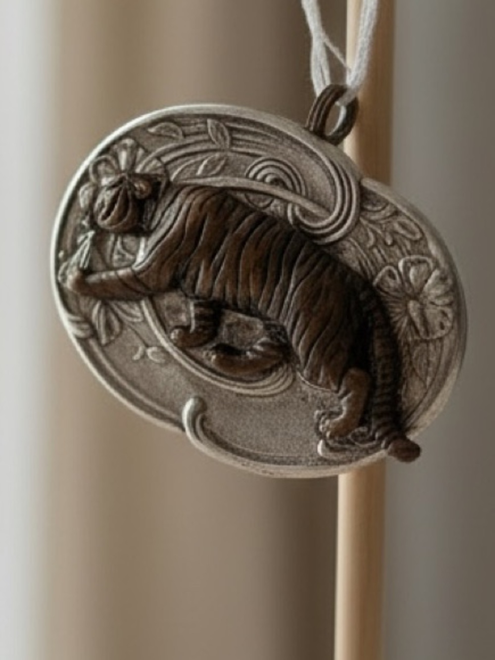 RARE Vintage Mixed Metal Tiger Statement Pendant Art Nouveau Oval Auburn GameDay - Picture 7 of 13